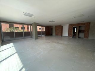 Foto 4 de OFICINA EN ARRIENDO SECTOR CASTROPOL - POBLADO