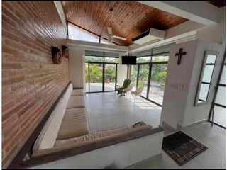 Foto 7 de Vendo Casa en Vía Melgar