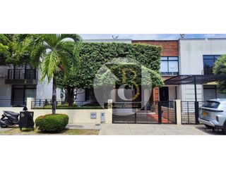 Foto 1 de VENTA DE CASA  MODERNA UNIFAMILIAR BARRIO PONTEVEDRA YOPAL