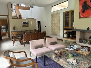 Foto 6 de Casa en ALQUILER en  barrio cerrado Campos de Alvarez; Completísima, construída sobre lote de 930 m2 y 300m2 cubiertos. Piscina de 9x4