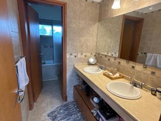 Foto 21 de Casa en ALQUILER en  barrio cerrado Campos de Alvarez; Completísima, construída sobre lote de 930 m2 y 300m2 cubiertos. Piscina de 9x4