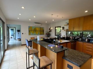 Foto 10 de Casa en ALQUILER en  barrio cerrado Campos de Alvarez; Completísima, construída sobre lote de 930 m2 y 300m2 cubiertos. Piscina de 9x4