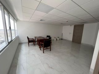 Foto 5 de Venta de Oficina en  Torre Titanium 1, La Aurora  JosG