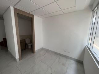 Foto 6 de Venta de Oficina en  Torre Titanium 1, La Aurora  JosG