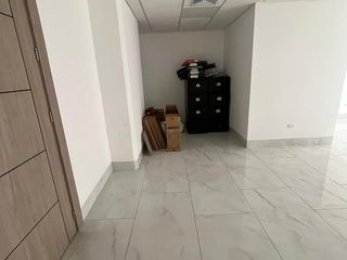 Foto 4 de Venta de Oficina en  Torre Titanium 1, La Aurora  JosG