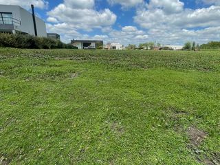 Foto 6 de VENTA LOTE  CON LAGUNA en San Sebastian AREA 10