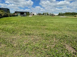 Foto 4 de VENTA LOTE  CON LAGUNA en San Sebastian AREA 10