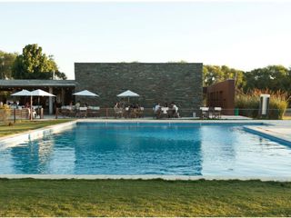 Foto 9 de VENTA LOTE  CON LAGUNA en San Sebastian AREA 10