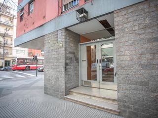 Foto 3 de Departamento de 2 ambientes. Excelente luminosidad. Apto Profesional