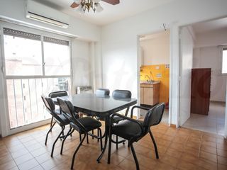 Foto 1 de Departamento de 2 ambientes. Excelente luminosidad. Apto Profesional