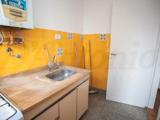 Foto 8 de Departamento de 2 ambientes. Excelente luminosidad. Apto Profesional