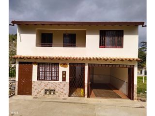 Foto 1 de VENDO CASA BARRIO LENGUERKE