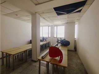 Foto 5 de SE ARRIENDA OFICINA CON MOBILIARIO 1639M2