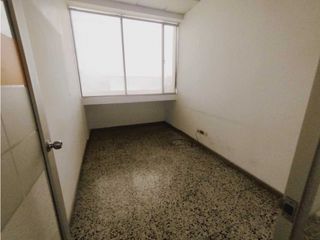 Foto 10 de SE ARRIENDA OFICINA CON MOBILIARIO 1639M2