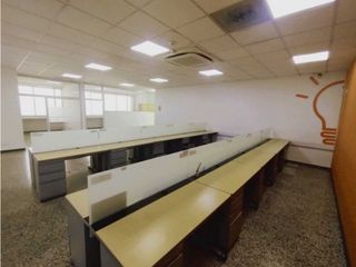Foto 4 de SE ARRIENDA OFICINA CON MOBILIARIO 1639M2