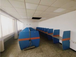 Foto 2 de SE ARRIENDA OFICINA CON MOBILIARIO 1639M2