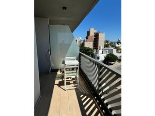 Foto 3 de Amoblado-Gran Balcón-Con Renta