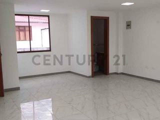 Foto 1 de Rento Oficina nuevas centro de Sangolqui