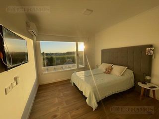 Foto 6 de Impecable casa en Venta y alquiler dos plantas con pileta y espejo de agua PG