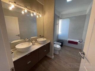 Foto 4 de Impecable casa en Venta y alquiler dos plantas con pileta y espejo de agua PG