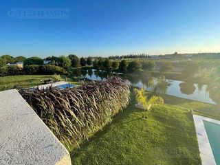 Foto 10 de Impecable casa en Venta y alquiler dos plantas con pileta y espejo de agua PG
