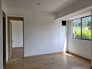 Foto 8 de Venta de Apartamento En el Retiro Excelente Unidad Cerrada