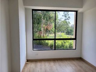Foto 3 de Venta de Apartamento En el Retiro Excelente Unidad Cerrada