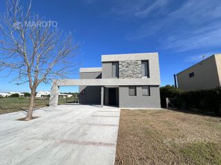 Foto 2 de CASA EN VENTA EN SAN MATIAS - MAROTO PROPIEDADES-