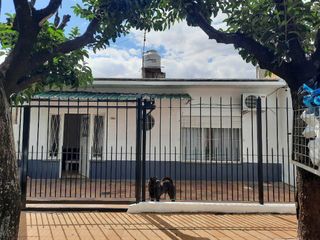 Foto 2 de PH en venta - 1 Dormitorio 1 Baño 1 Cochera - 104Mts2 - Quilmes Oeste