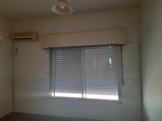 Foto 11 de PH en venta - 1 Dormitorio 1 Baño 1 Cochera - 104Mts2 - Quilmes Oeste