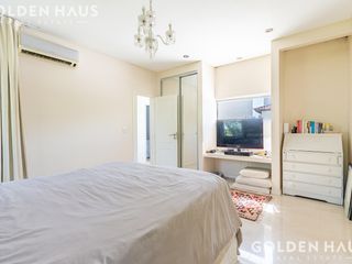 Foto 27 de Casa Moderna en Venta con Doble Bosque en Los Castores - Nordelta