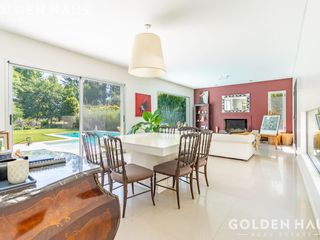 Foto 11 de Casa Moderna en Venta con Doble Bosque en Los Castores - Nordelta