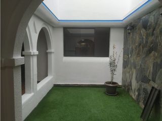 Foto 2 de La Kennedy, Casa Comercial en Renta, 200m2, 4 Ambientes