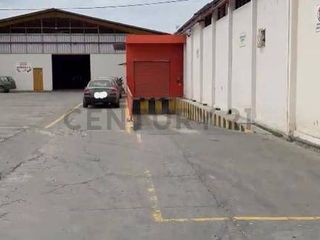 Foto 5 de GALPÓN INDUSTRIAL UBICADO EN ARTERIA COMERCIAL DE MANTA