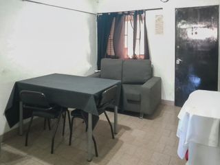 Foto 4 de Departamento de escalera, un dormitorio, primer piso. Balcón.
