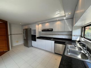 Foto 10 de Exclusivo Apartamento en Alquiler en Rosales Bajo, Bogotá