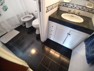 Foto 20 de CASA EN VENTA 4 DORMITORIOS, QUINCHO, JARDÍN. QUILMES ESTE