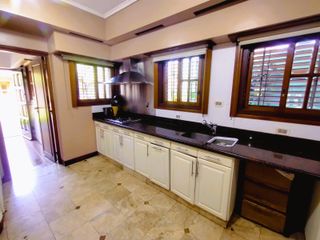 Foto 6 de CASA EN VENTA 4 DORMITORIOS, QUINCHO, JARDÍN. QUILMES ESTE