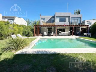 Foto 1 de Venta Casa 6 Ambientes Barrio Santa Clara Villanueva Tigre