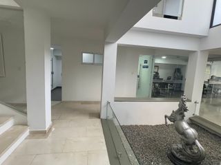 Foto 11 de Venta De Casa, Local, Sur De Cali, Ciudad Jardin