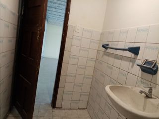 Foto 11 de La Magdalena, Local Comercial en Renta, 250m2, 4 Ambientes