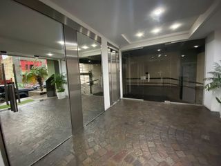 Foto 2 de Departamento en  alquiler de 2 ambientes con cochera
