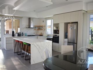 Foto 7 de Hermosa casa de 4 ambientes amoblada con acceso propio a la laguna y amenities