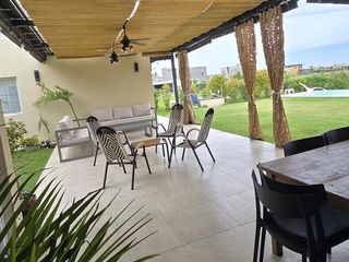 Foto 18 de Hermosa casa de 4 ambientes amoblada con acceso propio a la laguna y amenities
