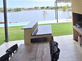 Foto 26 de Hermosa casa de 4 ambientes amoblada con acceso propio a la laguna y amenities