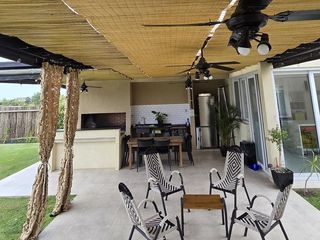 Foto 4 de Hermosa casa de 4 ambientes amoblada con acceso propio a la laguna y amenities