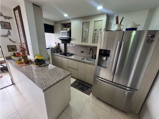 Foto 2 de SE VENDE APARTAMENTO DE PRIMER PISO EN LA CEJA 105 m2 unidad cerrada