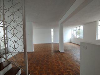 Foto 1 de La Paz, Casa Comercial en Renta, 350m2, 7 Ambientes