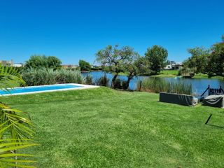 Foto 14 de Venta de casa de 3 dormitorios a la laguna en el Barrio San Rafael, Villanueva