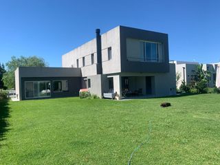 Foto 18 de Casa en  lote central Barrio San Matias, Escobar
